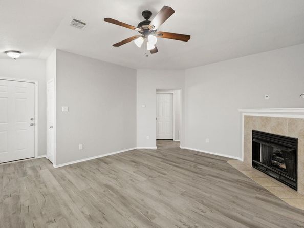 2513 Winslow DR, Leander TX 78641