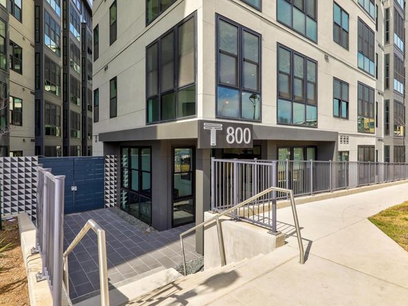 800 Embassy DR 305, Austin TX 78702