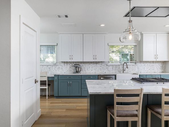 1109 Justin LN, Austin TX 78757