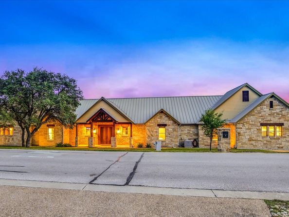 409 Venture BLVD S, Point Venture TX 78645