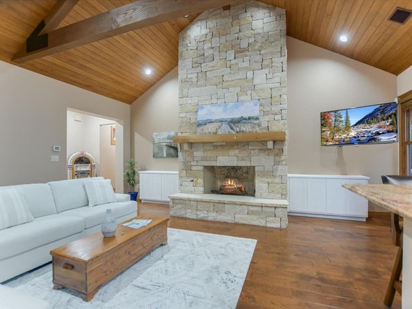409 Venture BLVD S, Point Venture TX 78645