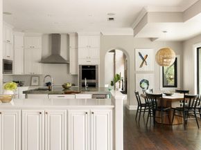 11 Ehrlich RD, Austin TX 78746