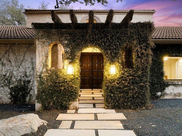 11 Ehrlich RD, Austin TX 78746