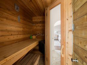 11 Ehrlich RD, Austin TX 78746