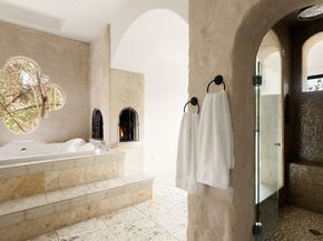 11 Ehrlich RD, Austin TX 78746