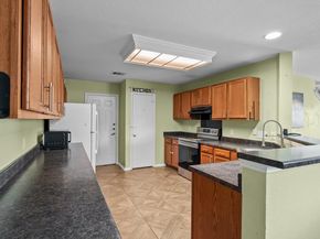 6829 Walkup LN, Austin TX 78747