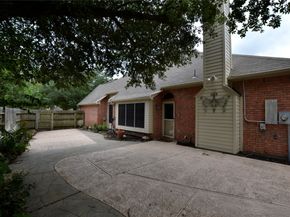 8402 East Copper Lakes Dr, Houston TX 77095