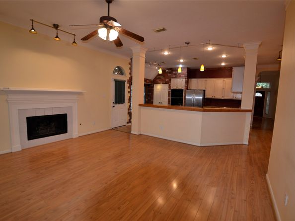 8402 East Copper Lakes Dr, Houston TX 77095