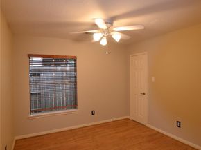 8402 East Copper Lakes Dr, Houston TX 77095