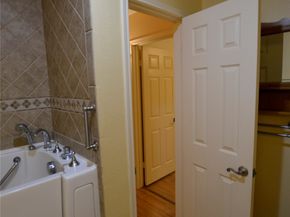 8402 East Copper Lakes Dr, Houston TX 77095