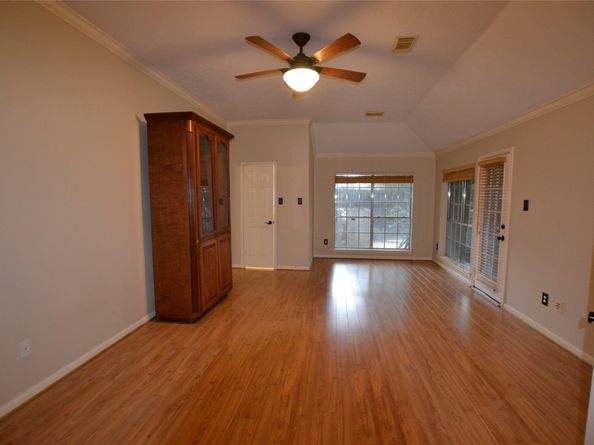 8402 East Copper Lakes Dr, Houston TX 77095