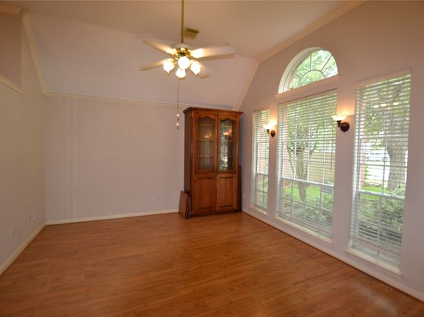 8402 East Copper Lakes Dr, Houston TX 77095