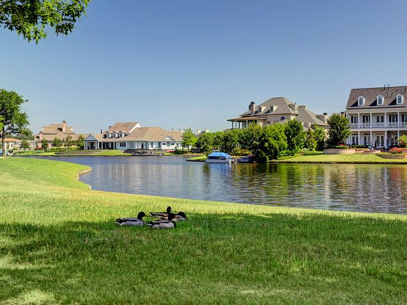 31 E Breezy Way, The Woodlands TX 77380