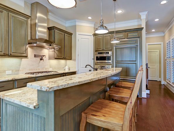 31 E Breezy Way, The Woodlands TX 77380