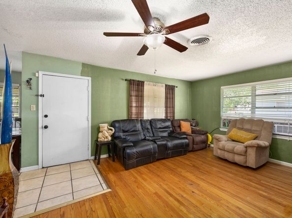 12337 Kayla Lane, Houston TX 77015