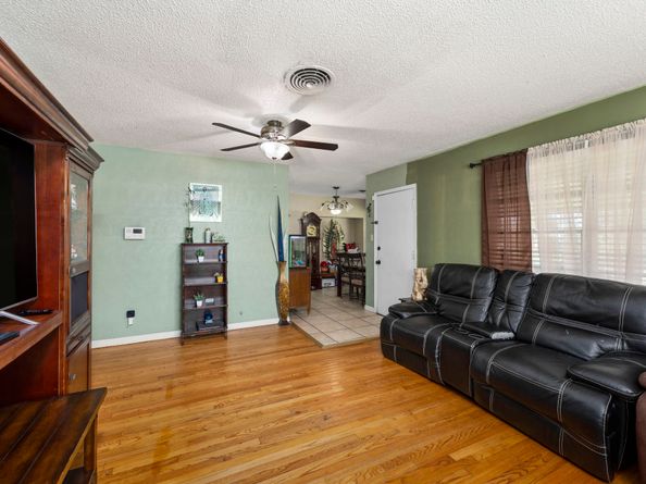 12337 Kayla Lane, Houston TX 77015