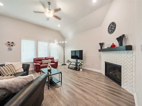 18918 Arnold Creek Lane, New Caney TX 77357