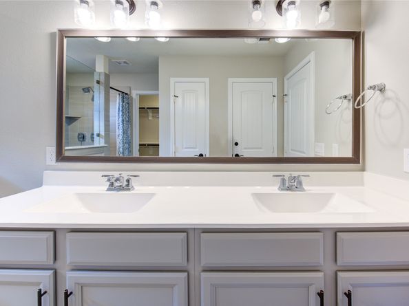 4005 Starbright St, Houston TX 77018