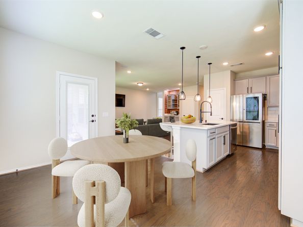 4005 Starbright St, Houston TX 77018