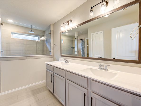 4005 Starbright St, Houston TX 77018