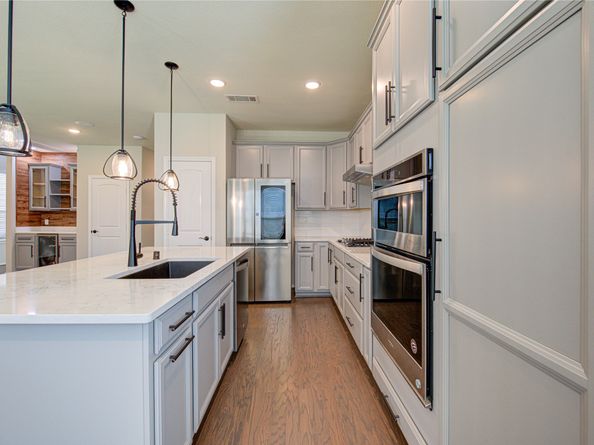 4005 Starbright St, Houston TX 77018