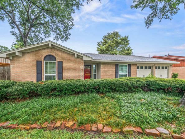6918 Pine Grove Drive, Houston TX 77092