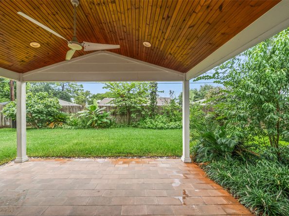 6918 Pine Grove Drive, Houston TX 77092