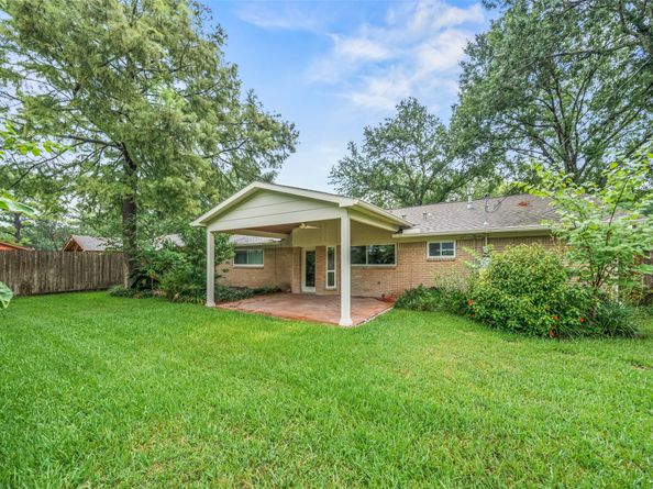 6918 Pine Grove Drive, Houston TX 77092