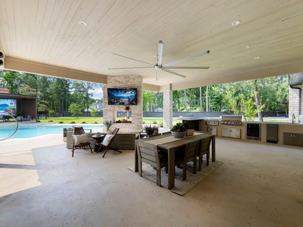 2487 Northline Road, Conroe TX 77384