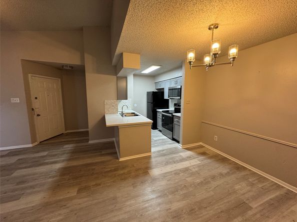 10101 S Gessner Road 305, Houston TX 77071