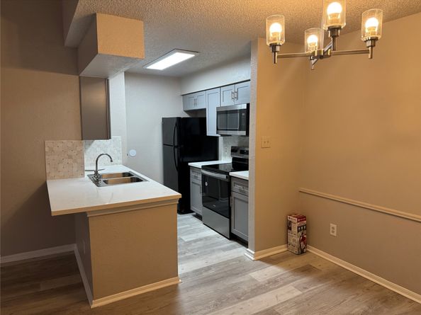 10101 S Gessner Road 305, Houston TX 77071