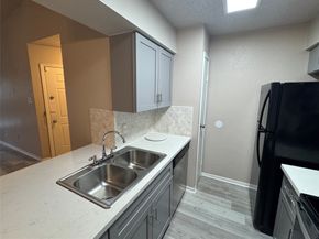 10101 S Gessner Road 305, Houston TX 77071
