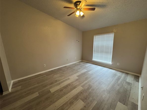 10101 S Gessner Road 305, Houston TX 77071