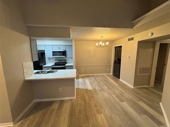 10101 S Gessner Road 305, Houston TX 77071