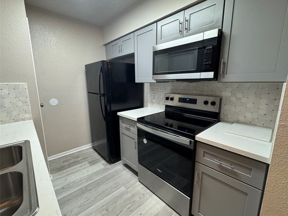 10101 S Gessner Road 305, Houston TX 77071