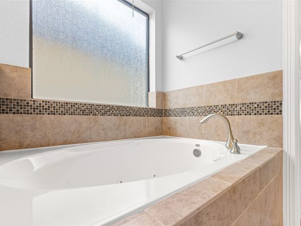 2710 Kings Retreat Circle, Houston TX 77345