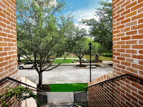 75 Colonial Row Drive, The Woodlands TX 77380