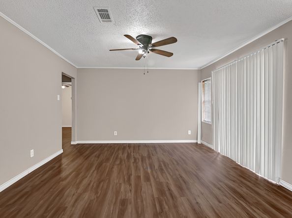 518 Elton Street, Houston TX 77034