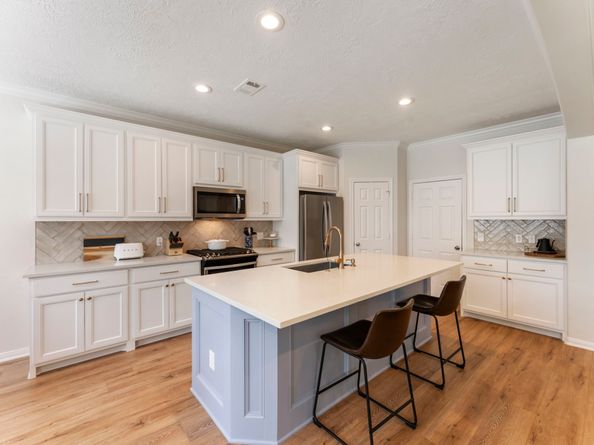 114 W Twinvale Loop, Conroe TX 77384