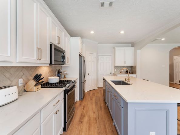 114 W Twinvale Loop, Conroe TX 77384