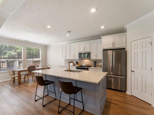 114 W Twinvale Loop, Conroe TX 77384