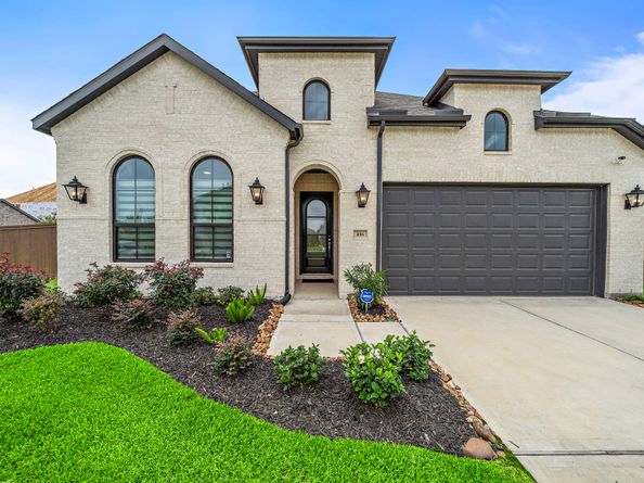 416 Bartlett Street, Webster TX 77598