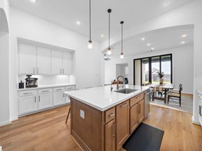 416 Bartlett Street, Webster TX 77598