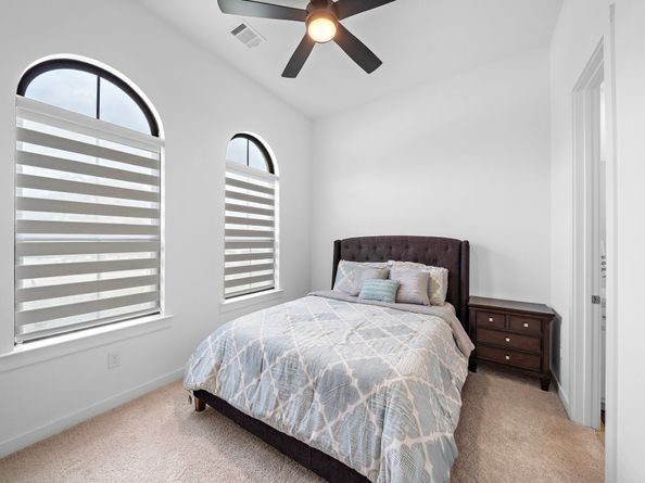 416 Bartlett Street, Webster TX 77598