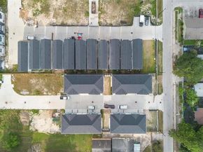 409 Alvia Run Lane B2, Houston TX 77018
