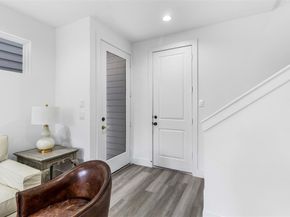 409 Alvia Run Lane B2, Houston TX 77018