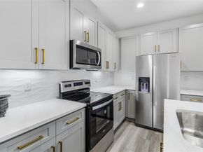 409 Alvia Run Lane B2, Houston TX 77018