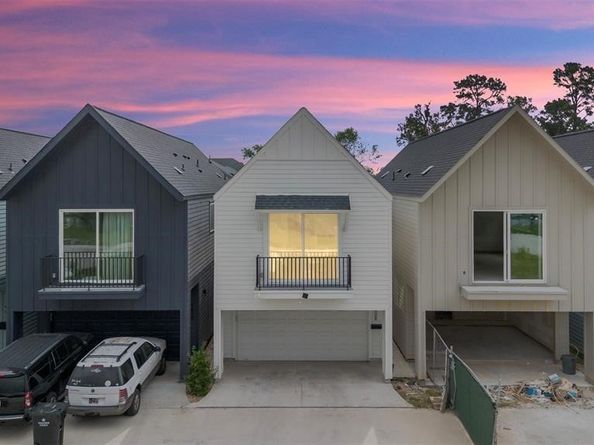 409 Alvia Run Lane B2, Houston TX 77018