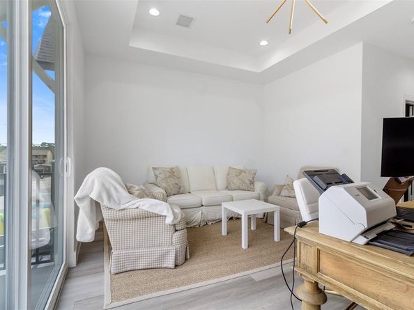 409 Alvia Run Lane B2, Houston TX 77018