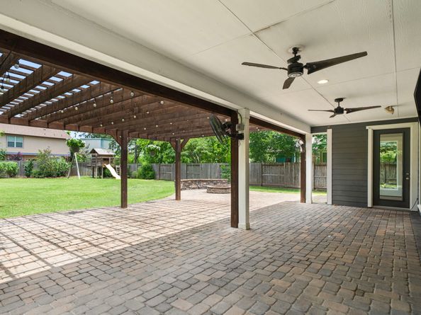 922 Wakefield Drive, Houston TX 77018